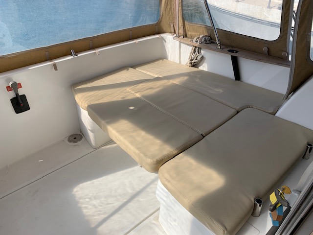 slider 17 Beneteau Antares 8